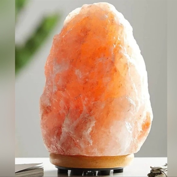Other - Himalayan salt lamp 10”